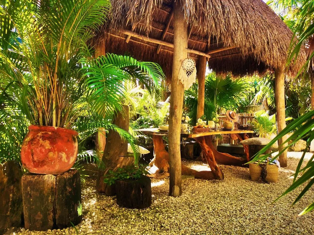 Hotel La Casa De Mia Tulum 2*,